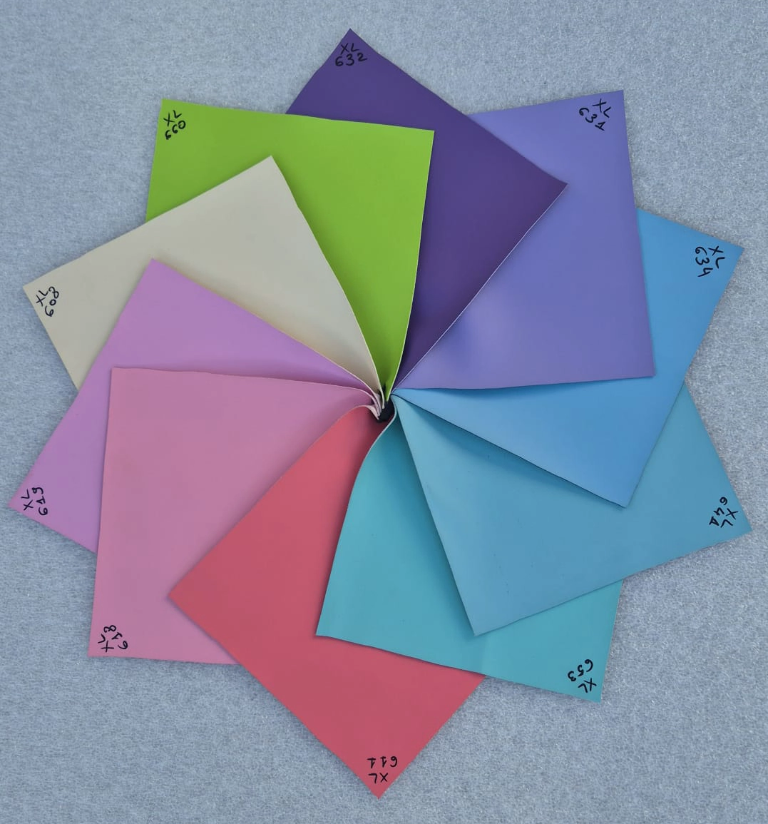 Material retapițare platforme, lățime 1,35m septembrie Material retapițare platforme, lățime 1,35m septembrie