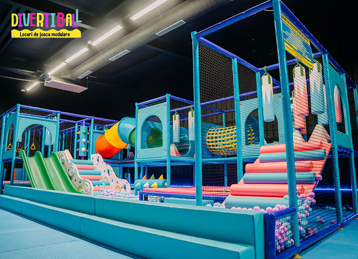 Oxygen Playground în Oradea - loc de joacă produs de DivertiBall